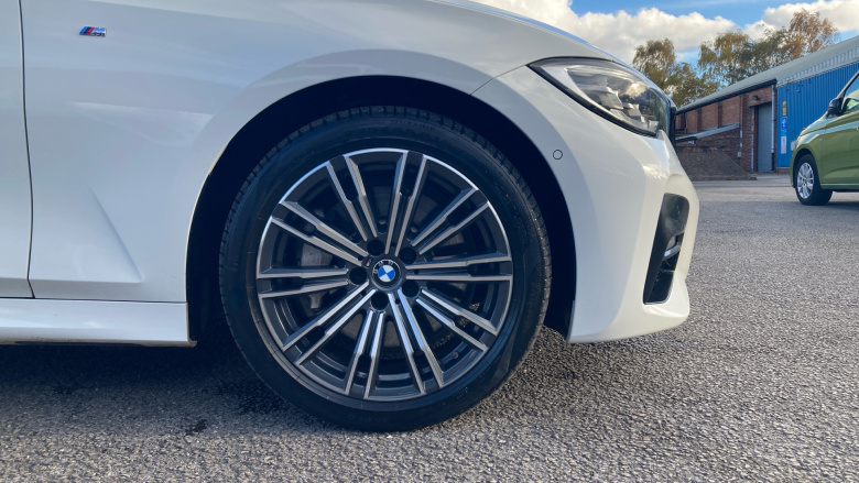 BMW 3 Series 330e M Sport 4dr Step Auto Saloon